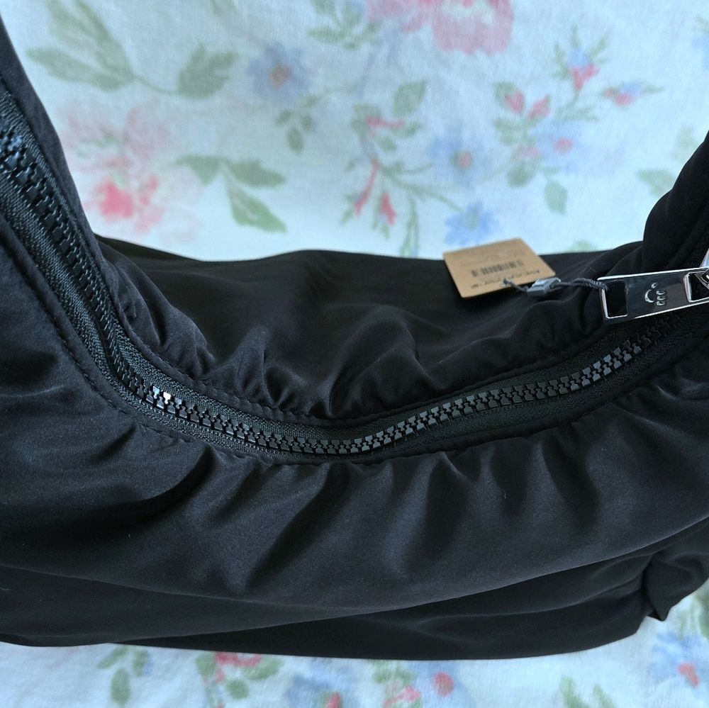 BearPaw Black🖤 Shoulder Bag👜 - NWT - Picture 3 of 15